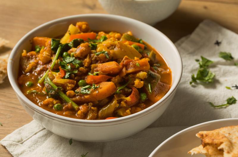 Lahodné veganské kari hotové do 30 minut! Batáty a fazole pro dokonalou chuť
