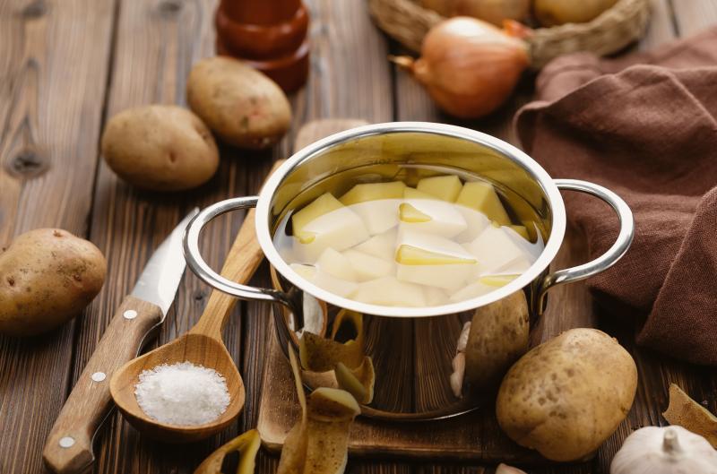 Jak dlouho vařit brambory? Tohle je ideální doba, aby byly vždy perfektní