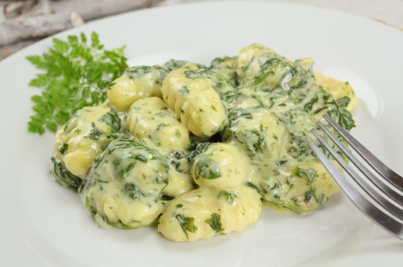 Krémové gnocchi se špenátem a nivou: Jednoduchý recept pro každého