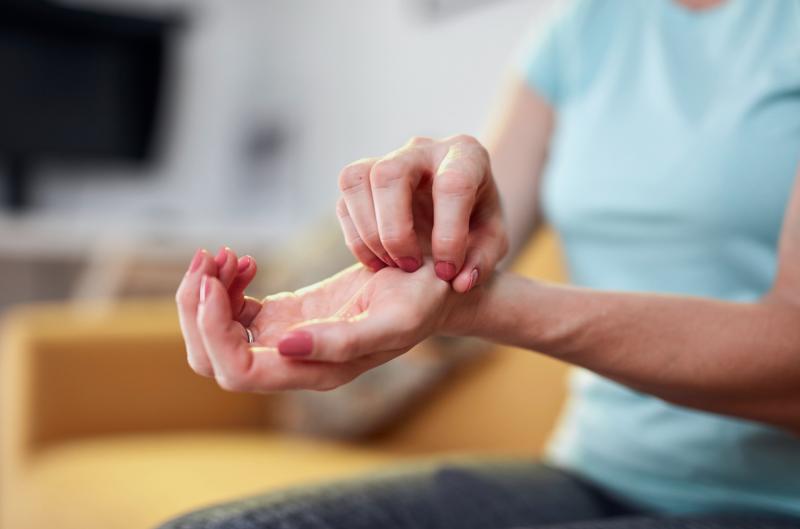 Atopická dermatitida: jak zkrotit svědění? Těchto 12 tipů vám uleví