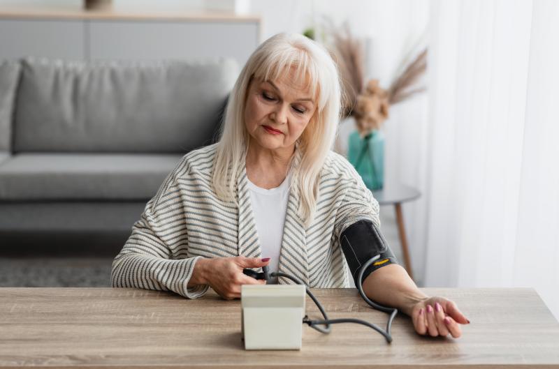 Vysoký tlak u žen po 40? Změňte jednu věc a hodnoty začnou klesat