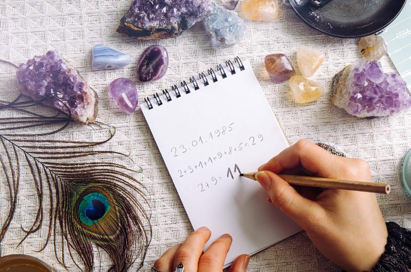 Letní numerologická předpověď 2025: Kdo se zamiluje, koho čeká zlom a kdo bude čelit výzvám?