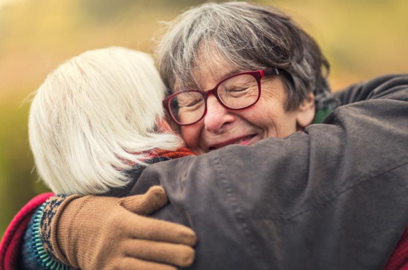 Neuvěřitelné, co dokáže obyčejné objetí: Toto se stane s vaším tělem i myslí už po 20 vteřinách!