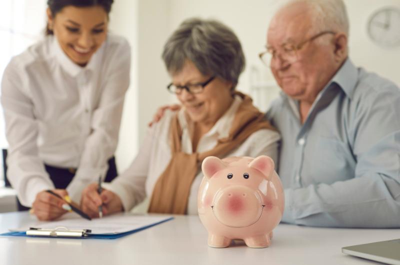 Nepříjemná novinka pro seniory: Od listopadu přibude nový poplatek