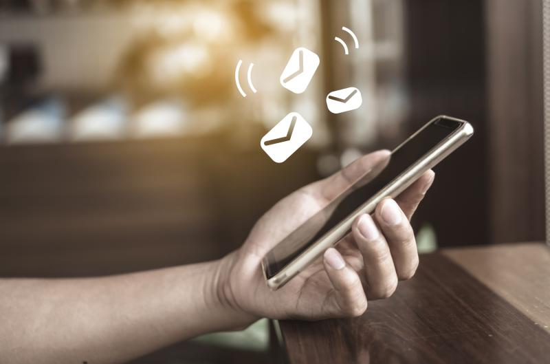 Podvodné SMS a falešné výzvy: Jak útočníci zneužívají jméno státní správy