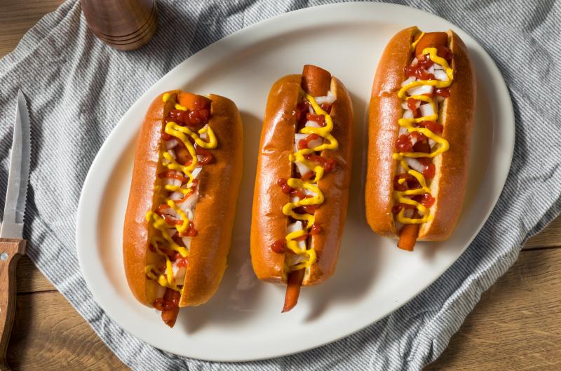 Pečené hotdogy v troubě: Snadný recept na dokonalou večeři