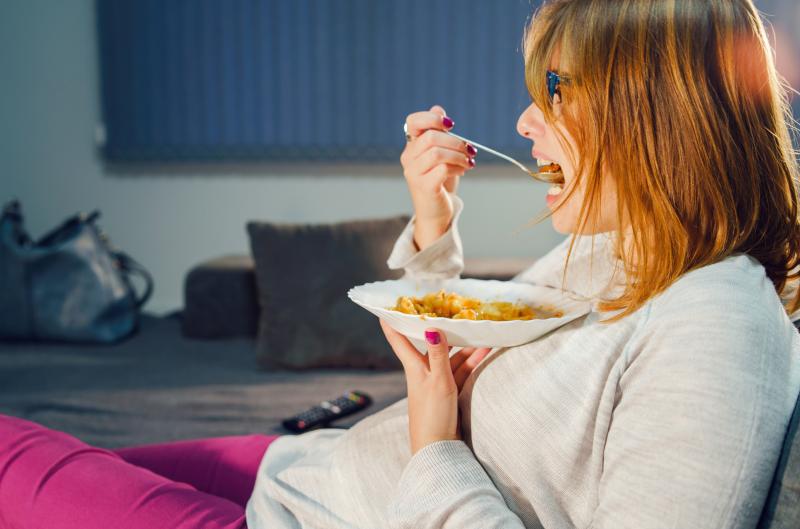 Jíte tohle večer? Pak se možná připravujete o noční hubnutí