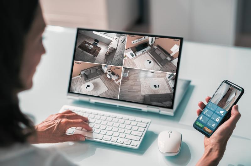 Na kameře zahlédla stín. Pravda, kterou objevila, ji zlomila i osvobodila