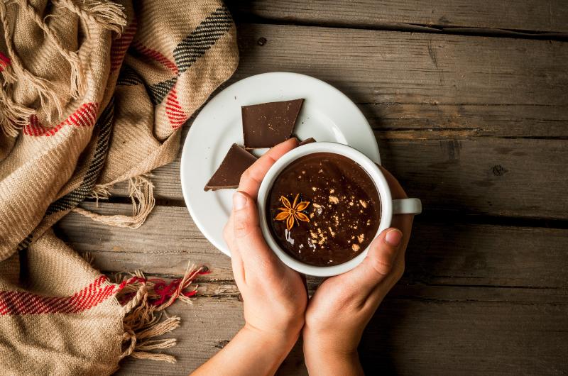Horká čokoláda se zázvorem: nápoj, který pomáhá při nachlazení a když potřebujete něco na zahřátí