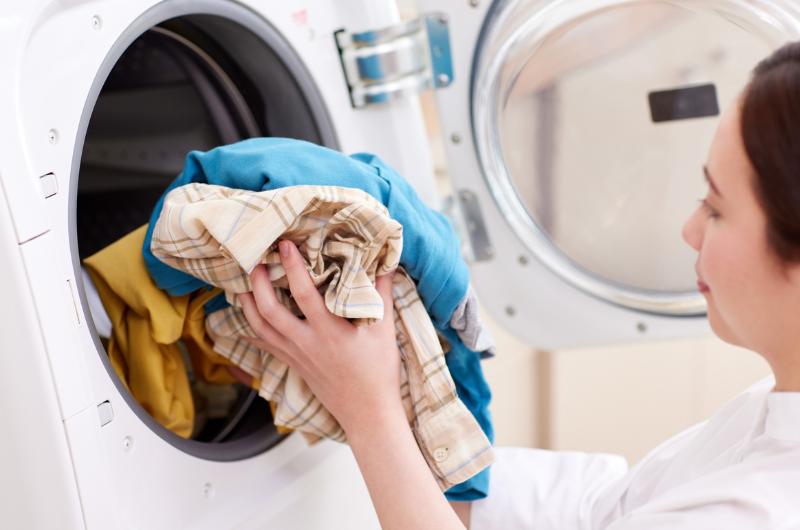 Vyprané, ale ne čisté? Oblečení z nízkých teplot může skrývat tisíce bakterií