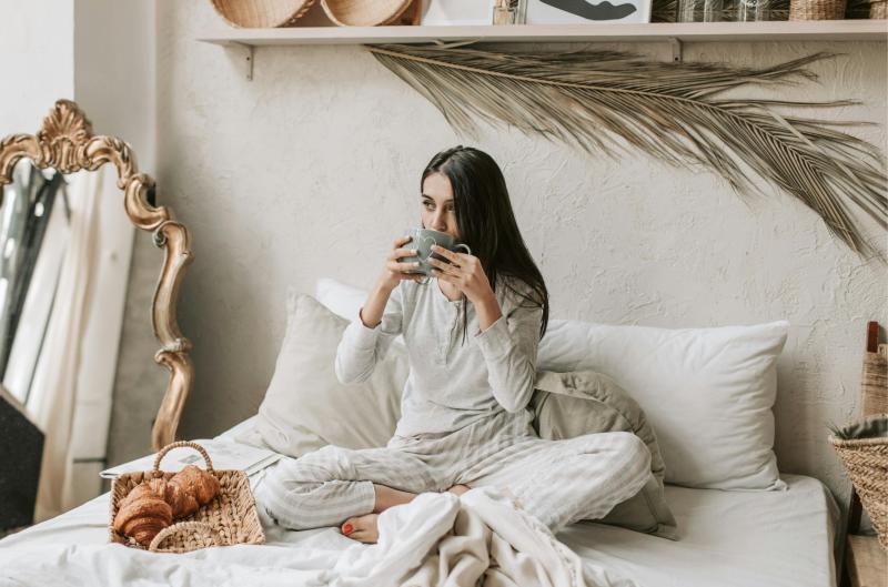 Proč byste se měli vyhýbat těmto 10 potravinám před spaním