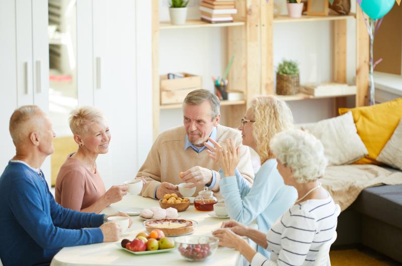 Mnoho seniorů dělá tuto chybu při snídani. Tělo pak hůř hospodaří s energií