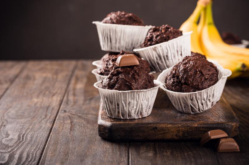Proteinové čokoládové muffiny s banánem: Vláčné, rychlé a bez zbytečně složité přípravy