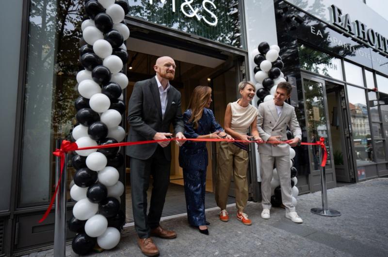 Marks & Spencer proměnil známou prodejnu na Václaváku. Teď patří mezi pouhých pět takových na světě