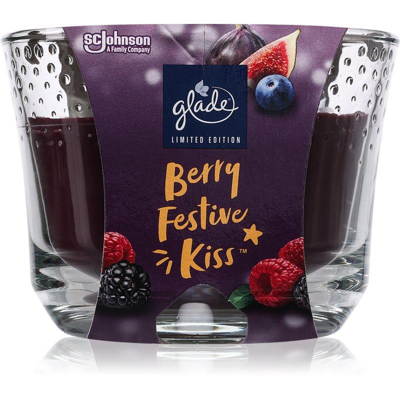 GLADE Berry Festive Kiss vonná svíčka 204 g