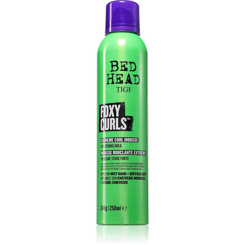 TIGI Foxy Curls Extreme Curl Mousse stylingová pěna pro kudrnaté vlasy 250 ml