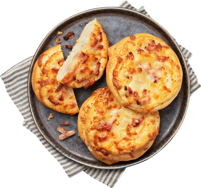 Pizza šnek se smetanou a slaninou