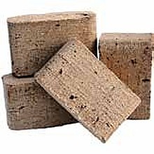 EKOLOGICKÉ DŘEVNÍ BRIKETY Z JEHLIČNATÉHO DŘEVA