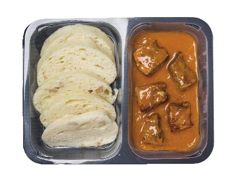 Segedínský guláš s houskovými knedlíky