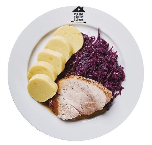 Vepřová plec selská s červeným zelím a bramborovými knedlíky