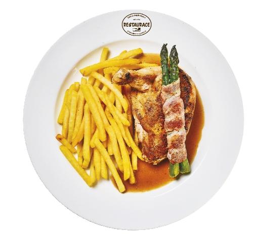 Kuřecí supreme s chřestem ve slanině a hranolky