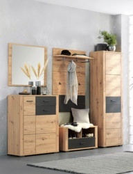 10: Předsíň - šatní lavice