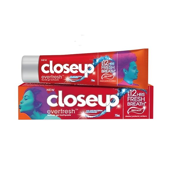 Closeup Zubní pasta Red Hot