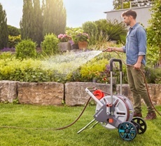 GARDENA KOVOVÝ VOZÍK NA HADICI CLEVERROLL M EASY - SADA 1/2", 30 M